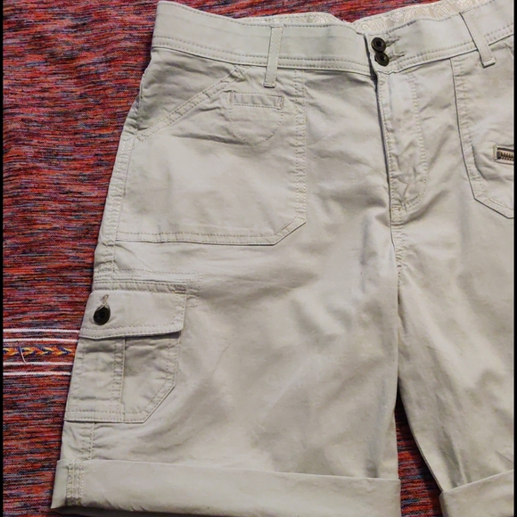 Lee tan cargo style shorts - Picture 5 of 7